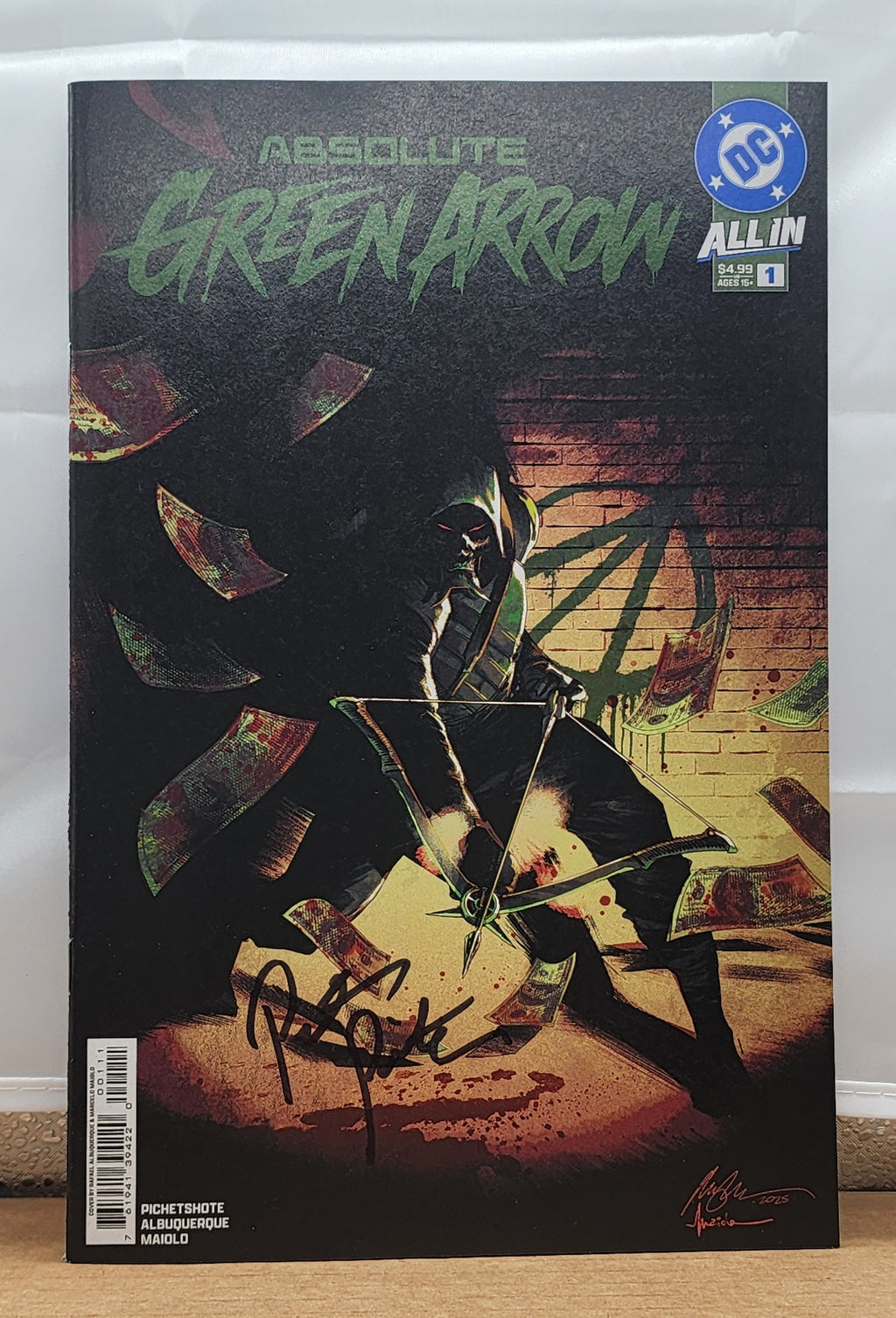 Absolute Green Arrow #1 Rafael Albuquerque SIGNED Pornsak Pichetshote COA